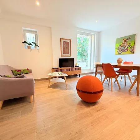 T2 Terrasse, A Pied, Parking Apartman *